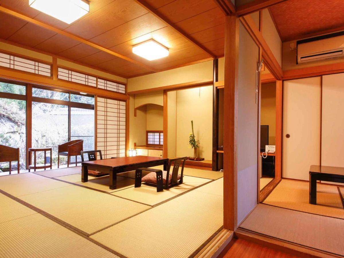 Готель Akame Onsen Yamanoyu Yumoto Akame Sansuien Nabari Екстер'єр фото
